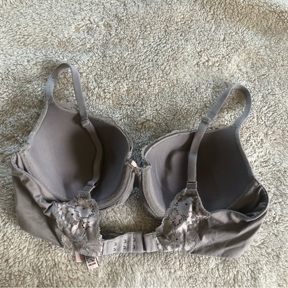 Victoria’s Secret Lined Demi Bra - Picture 2 of 3